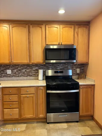 $2,900 | 52 Trottingham Road, Saratoga Springs, NY 12866