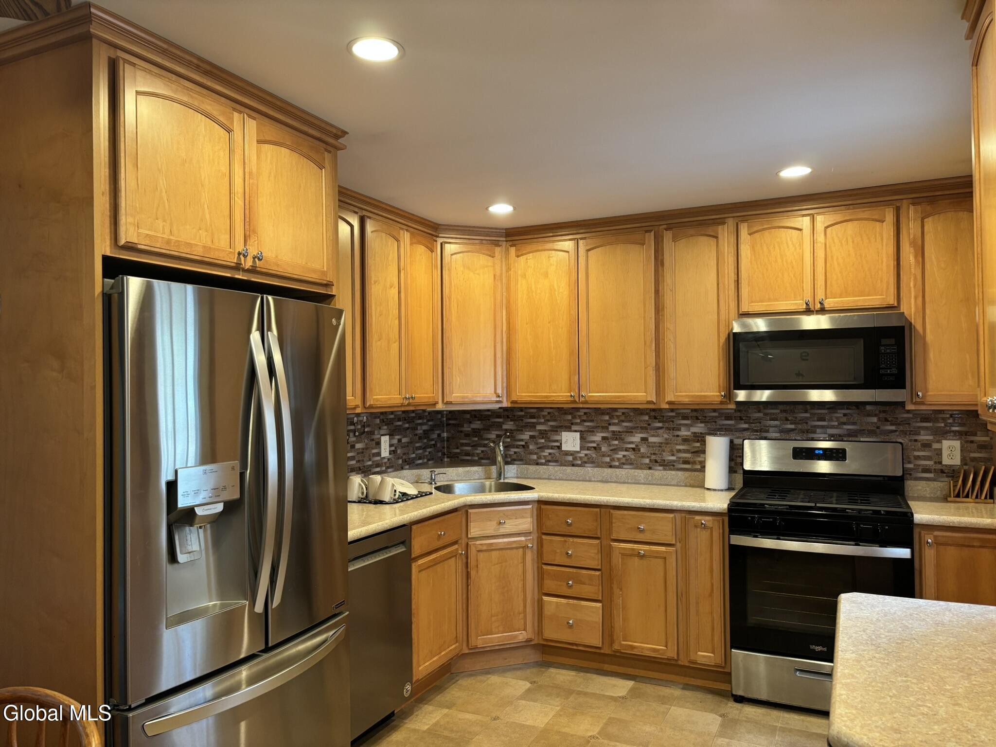 52 Trottingham Road Saratoga Springs, NY 12866 - Photo 8 of 35 IMG_7215