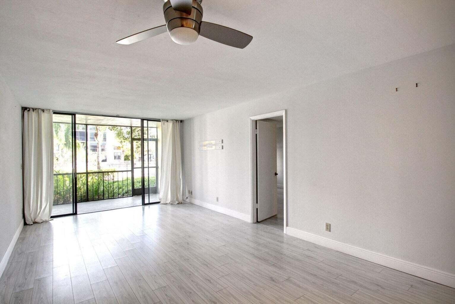 11 Royal Palm Way, Unit 1040 Boca Raton, FL 33432 - Photo 2 of 33 20220331201012085197000000-o