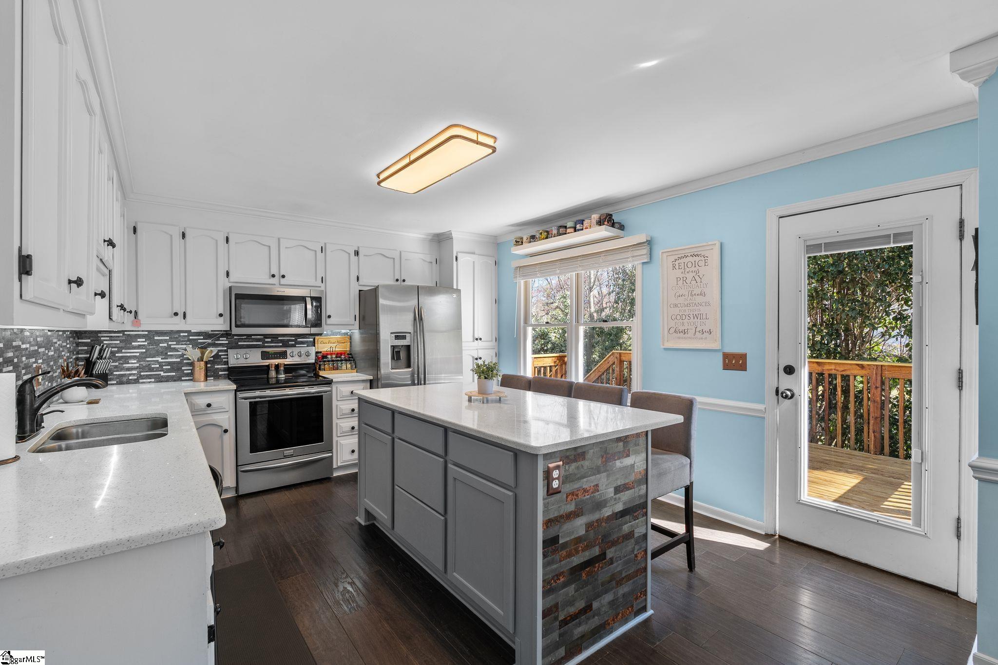 2 Middlecreek Way Greenville, SC 29607 - Photo 5 of 49 Gallery Image 5