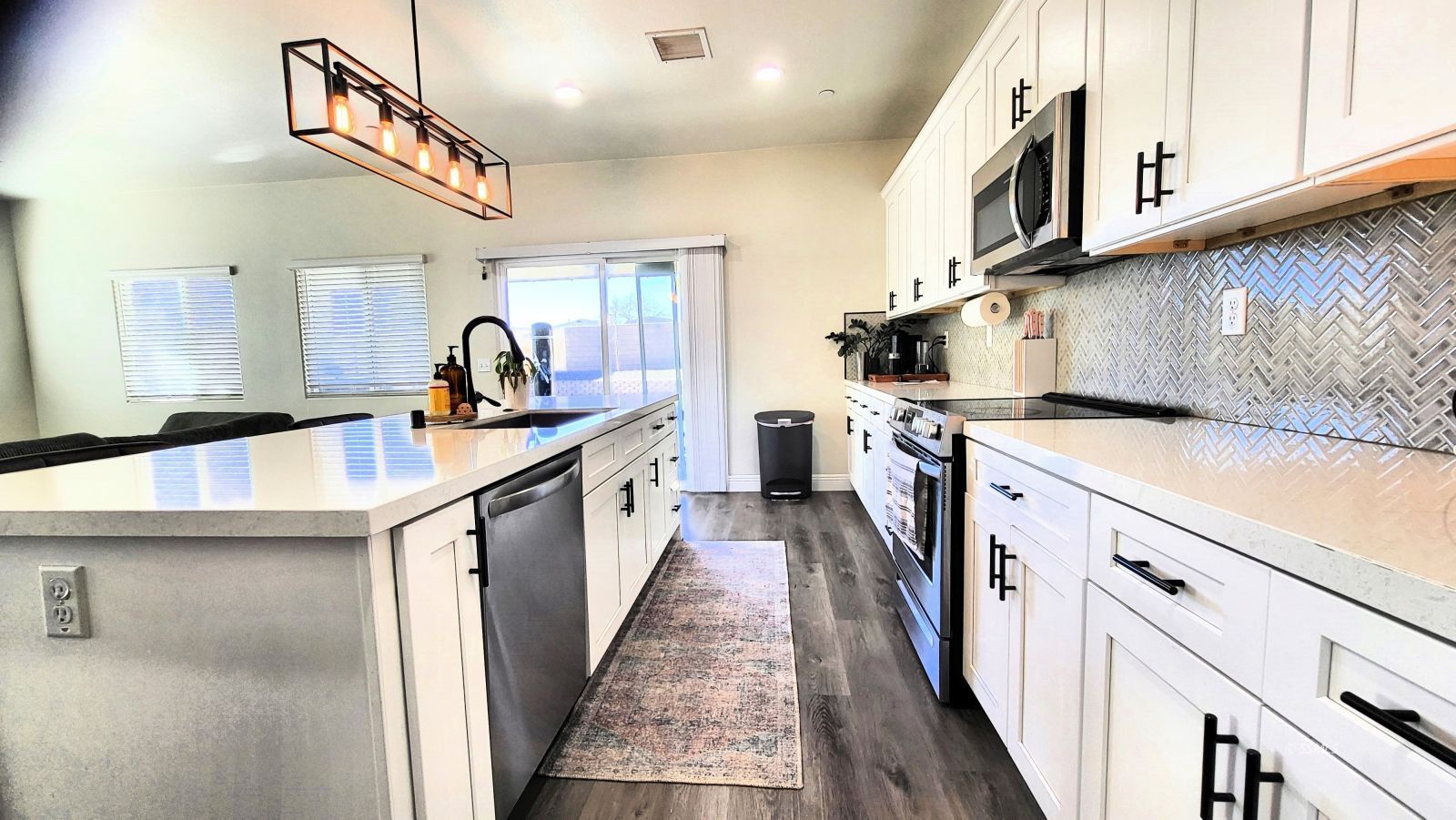 805 Paradise Drive Ridgecrest, CA 93555 - Photo 8 of 28 Gallery Image 8