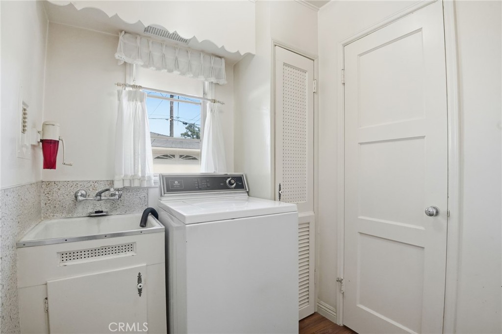 4735 Oakwood Place Riverside, CA 92506 - Photo 11 of 36