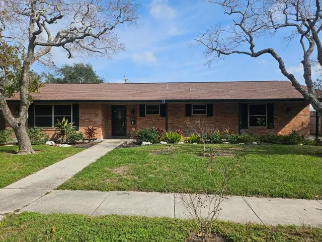 $349,500 | 709 Brock Drive, Corpus Christi, TX 78412
