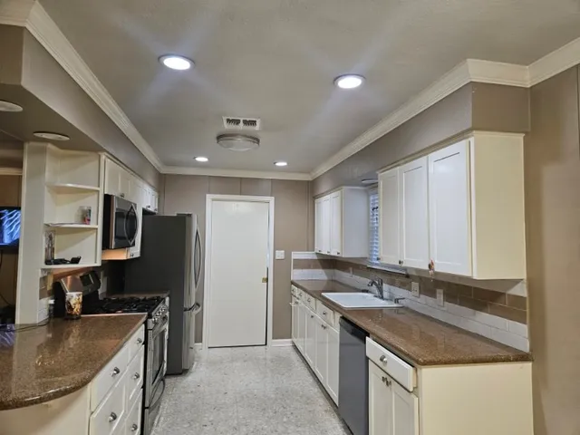 $349,500 | 709 Brock Drive, Corpus Christi, TX 78412