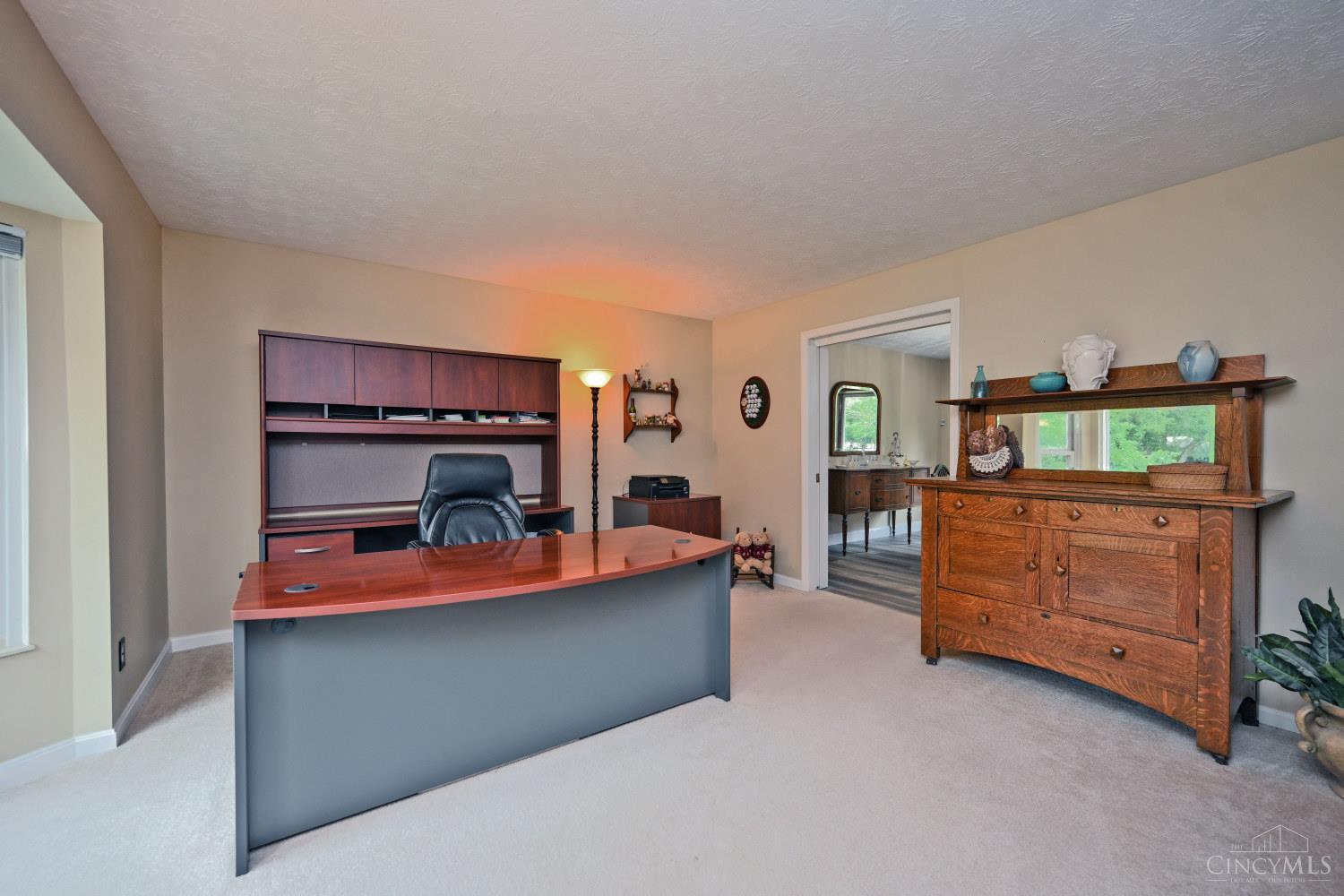 956 8 Mile Road Cincinnati, OH 45255 - Photo 7 of 34