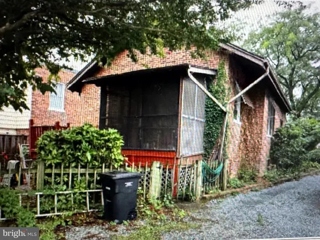 $699,000 | 520 East Mt Ida Avenue, Alexandria, VA 22301