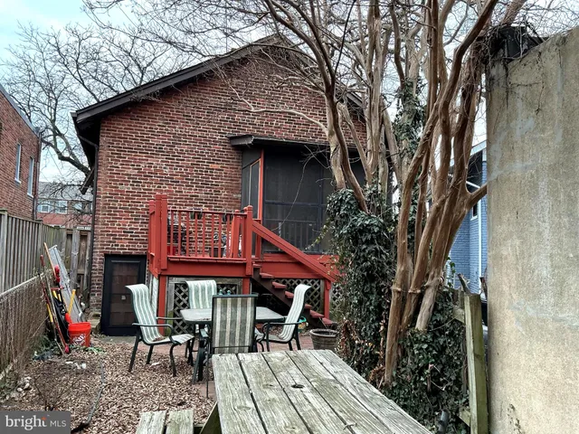 $699,000 | 520 East Mt Ida Avenue, Alexandria, VA 22301