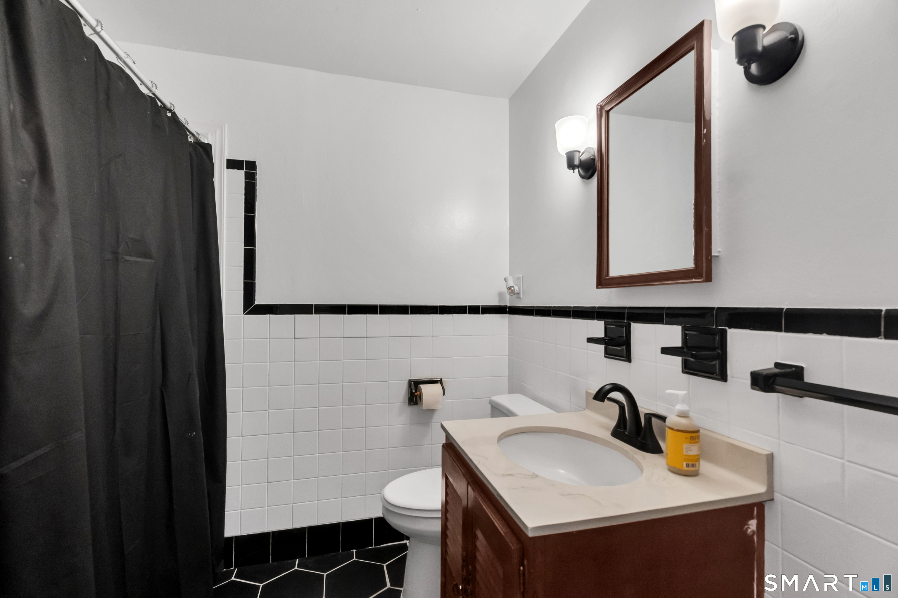 19 Lakeview Street Meriden, CT 06451 - Photo 14 of 29