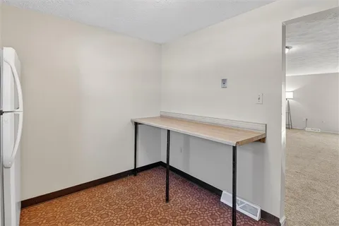 $164,900 | 10 McKinley Square, Coraopolis, PA 15108