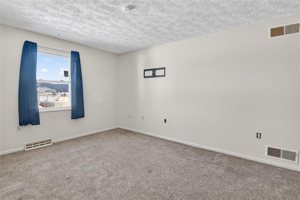 10 McKinley Square Coraopolis, PA 15108 - Photo 15 of 31