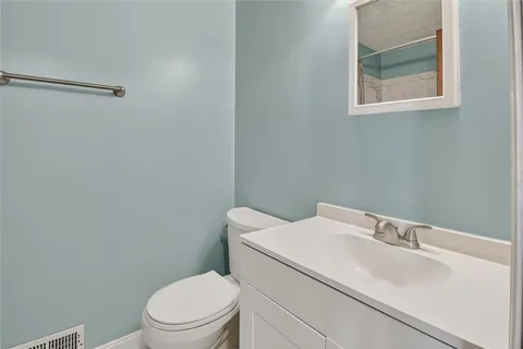 $164,900 | 10 McKinley Square, Coraopolis, PA 15108