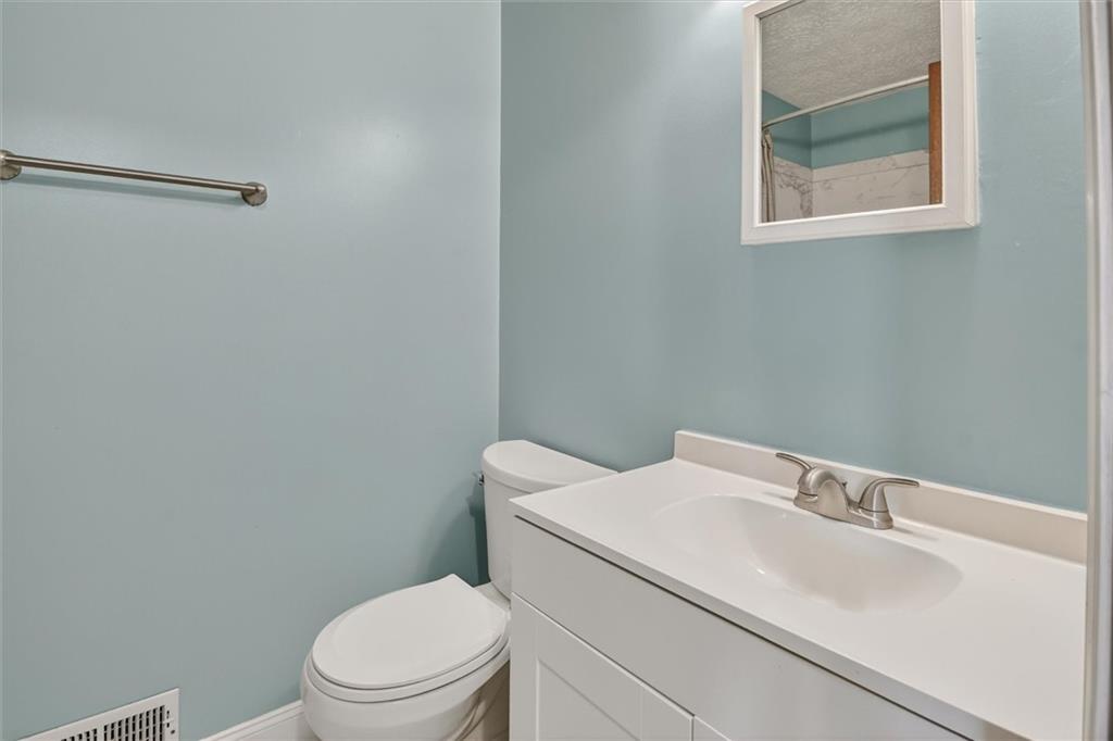 10 McKinley Square Coraopolis, PA 15108 - Photo 18 of 31