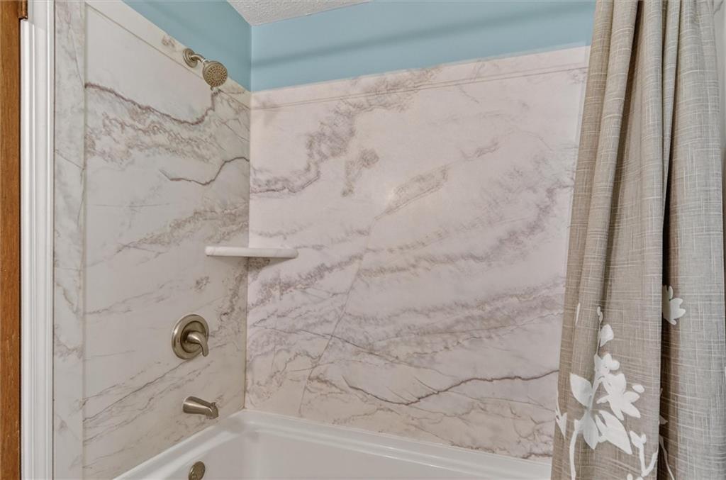 10 McKinley Square Coraopolis, PA 15108 - Photo 19 of 31