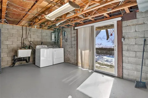 $164,900 | 10 McKinley Square, Coraopolis, PA 15108