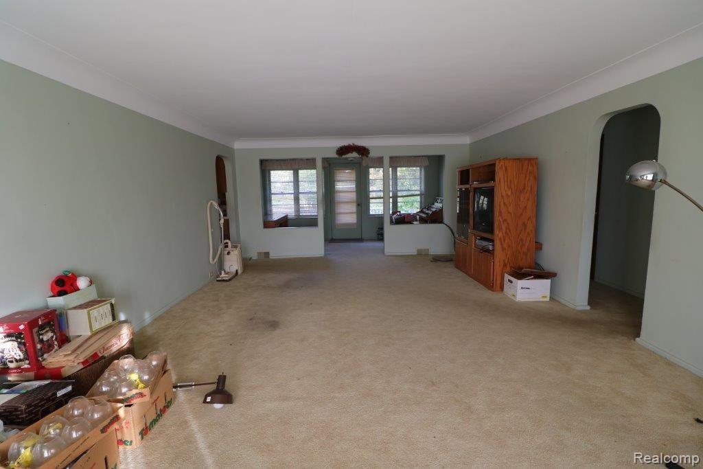 501 Pine Tree Road Lake Orion, MI 48362 - Photo 9 of 19 042.jpg