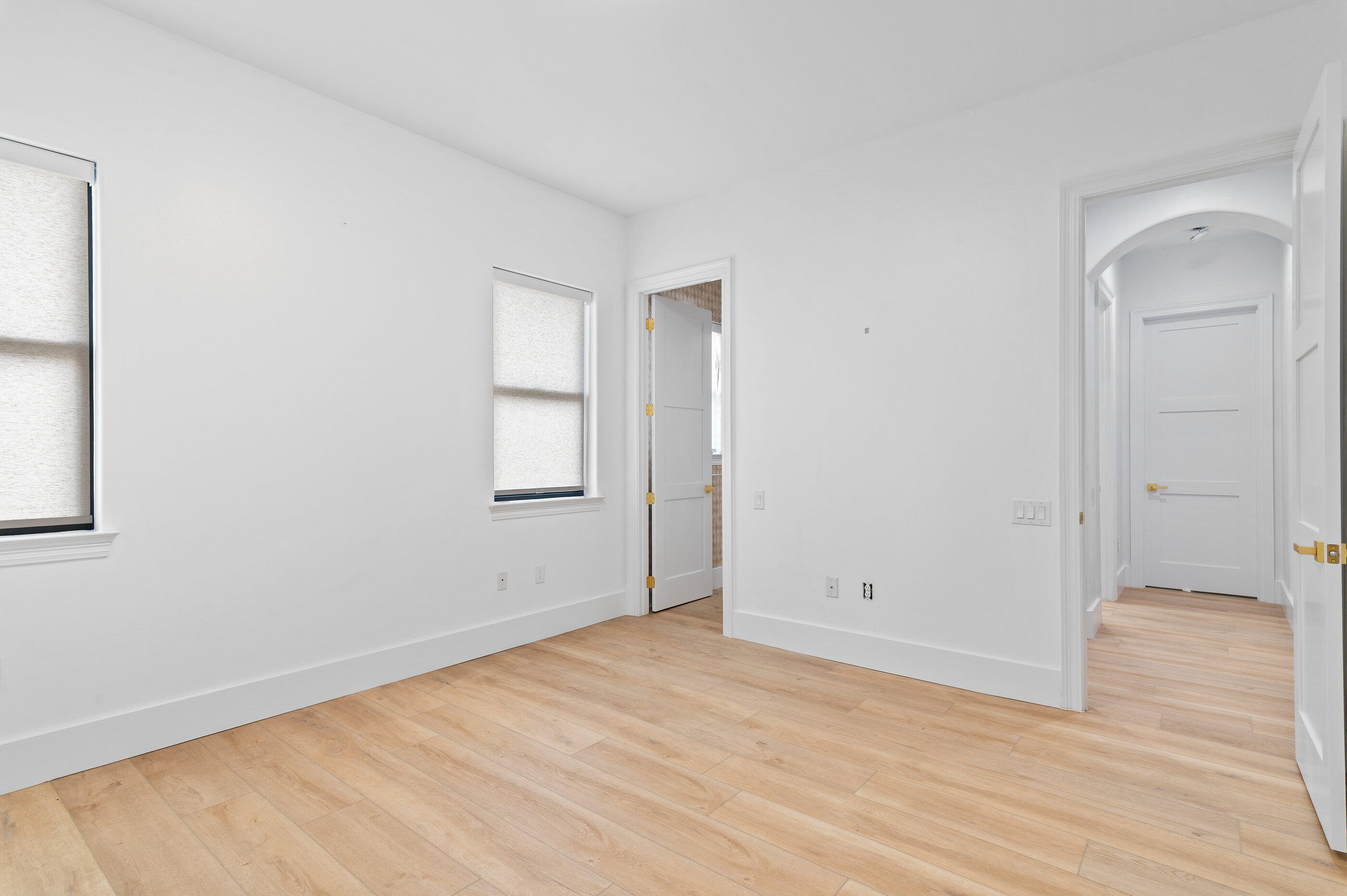 465 Captains Circle Destin, FL 32541 - Photo 47 of 59 an empty room with wooden floor and closet