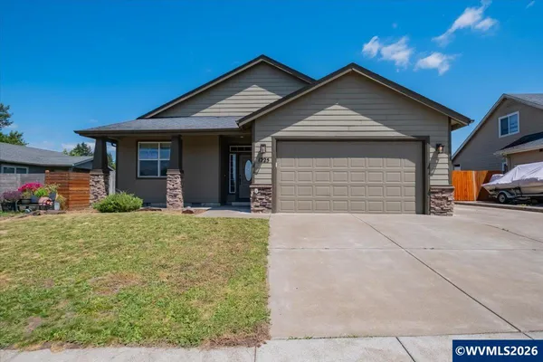 $370,000 | 1225 46th Avenue, Sweet Home, OR 97386