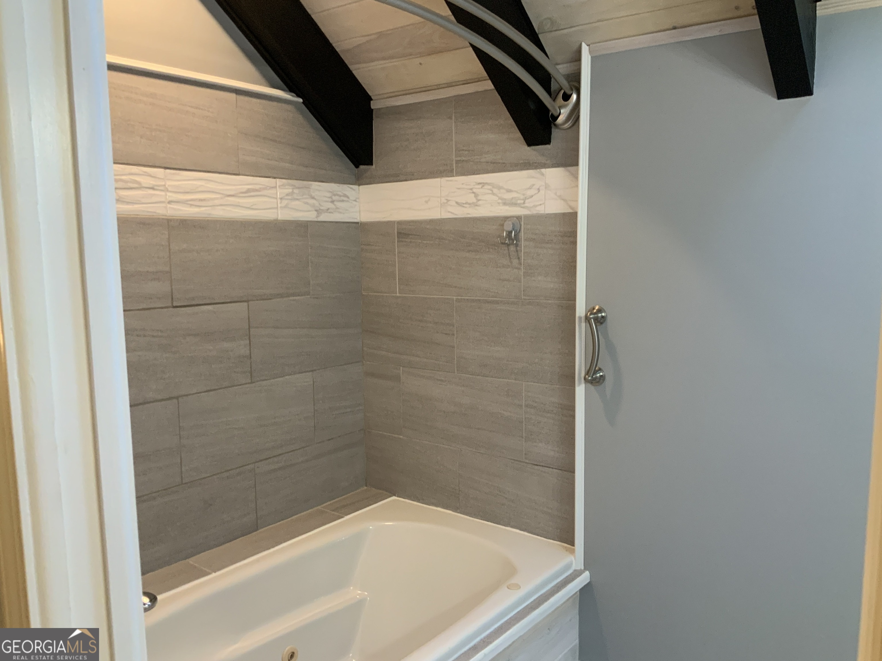 11 Foxfire Road Blairsville, GA 30512 - Photo 24 of 60 a bathroom with a shower