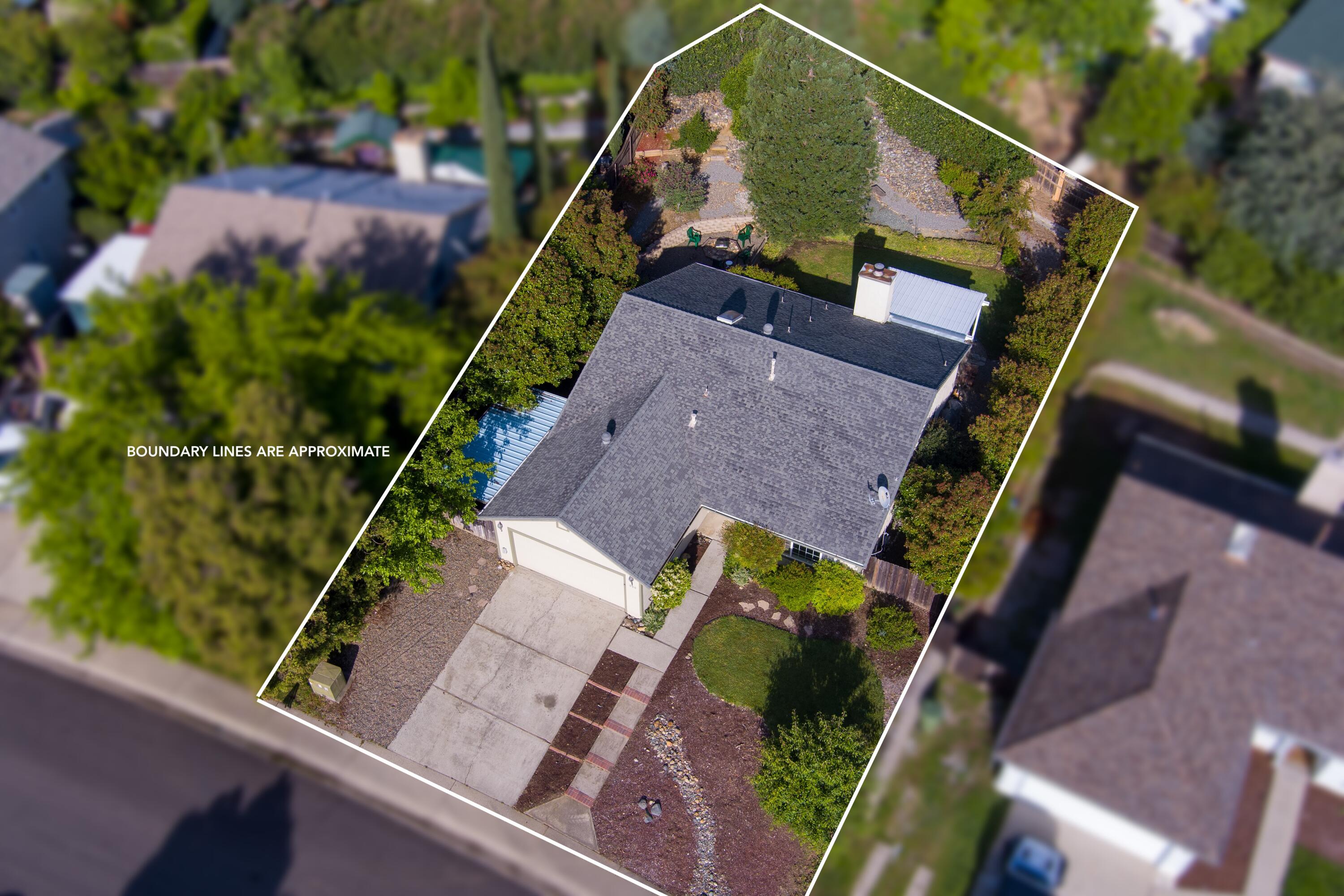 550 Vansicklen Way Redding, CA 96003 - Photo 3 of 52 Overheadfrontright