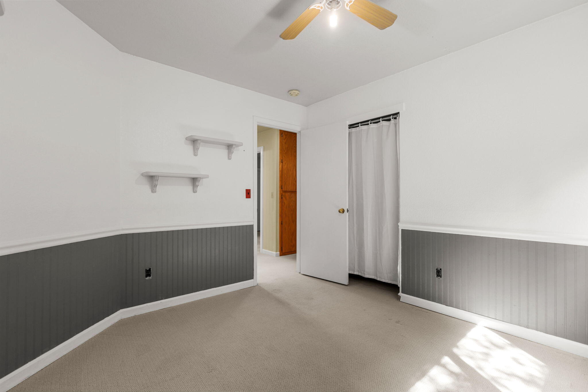 550 Vansicklen Way Redding, CA 96003 - Photo 37 of 52 a view of an empty room