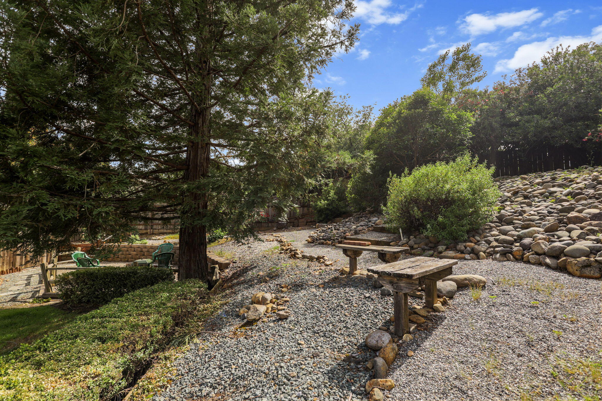 550 Vansicklen Way Redding, CA 96003 - Photo 46 of 52 a view of a backyard with sitting area