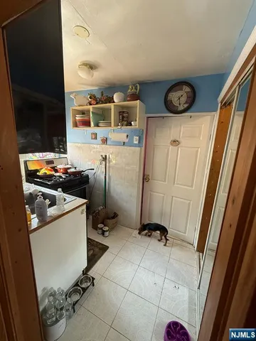 a view of workspace with washer and dryer