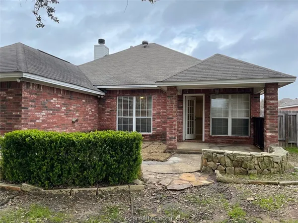 $1,900 | 236 Stuttgart Circle, College Station, TX 77845