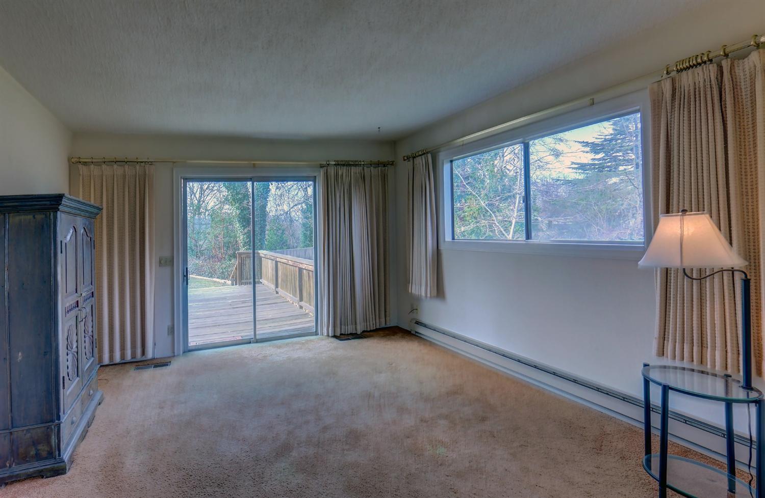 3710 Calhoun Road Medford, OR 97501 - Photo 8 of 18 an empty room with windows