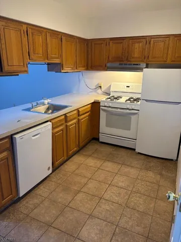 $2,200 | 2 Falkenstein Drive, Unit 6, Vernon, NJ 07462