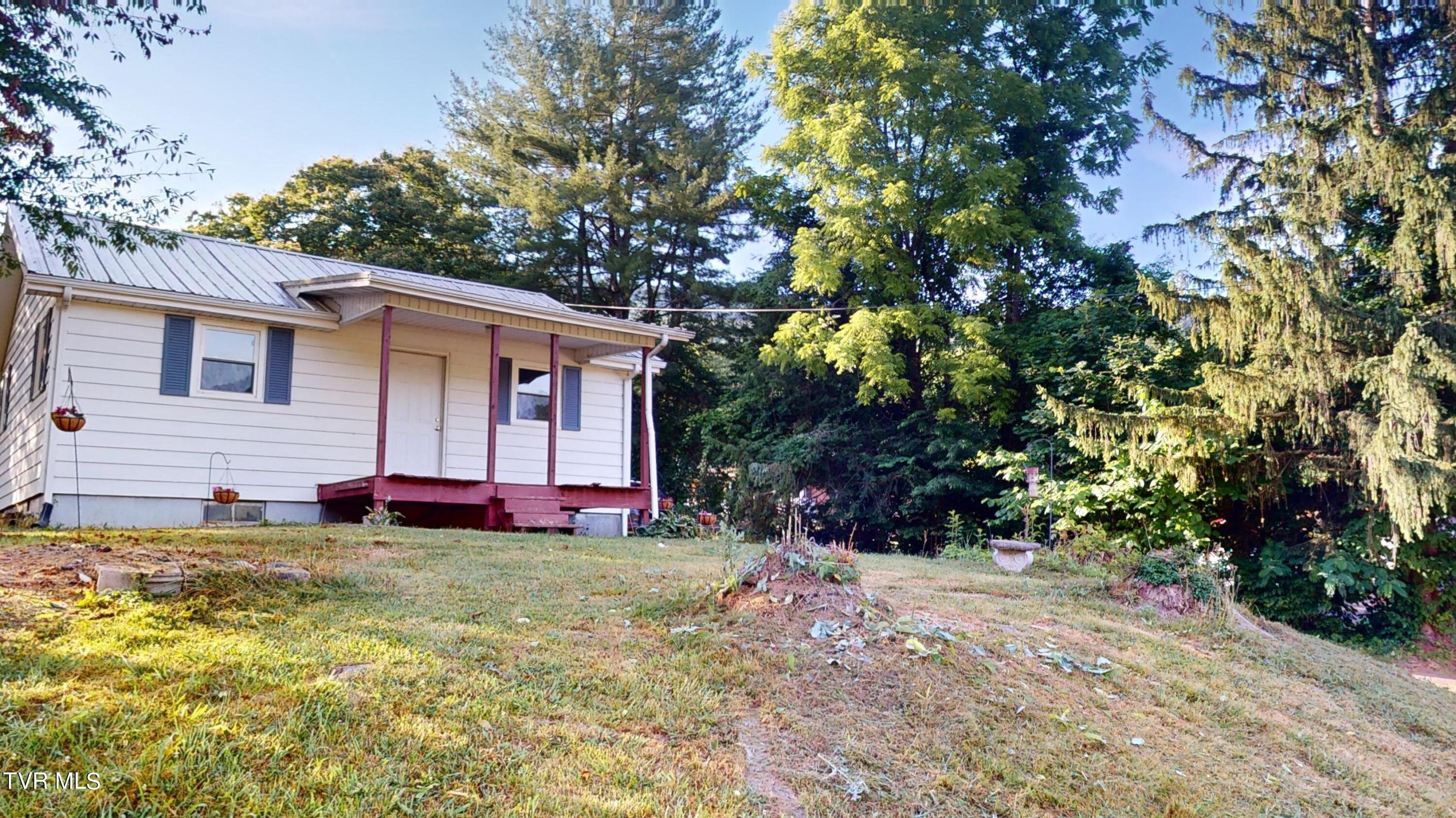 103 Ug Buckles Road Elizabethton, TN 37643 - Photo 2 of 28 103-UG-Buckles-Rd-06202024_154723