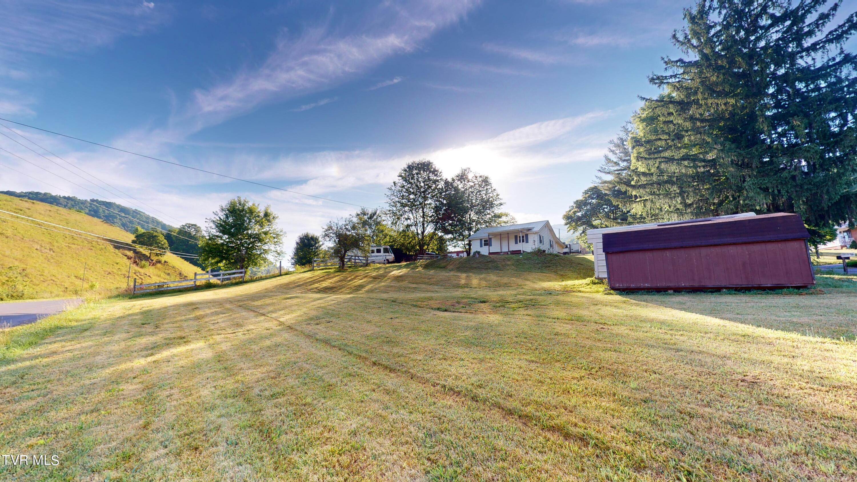 103 Ug Buckles Road Elizabethton, TN 37643 - Photo 4 of 28 103-UG-Buckles-Rd-06202024_154645
