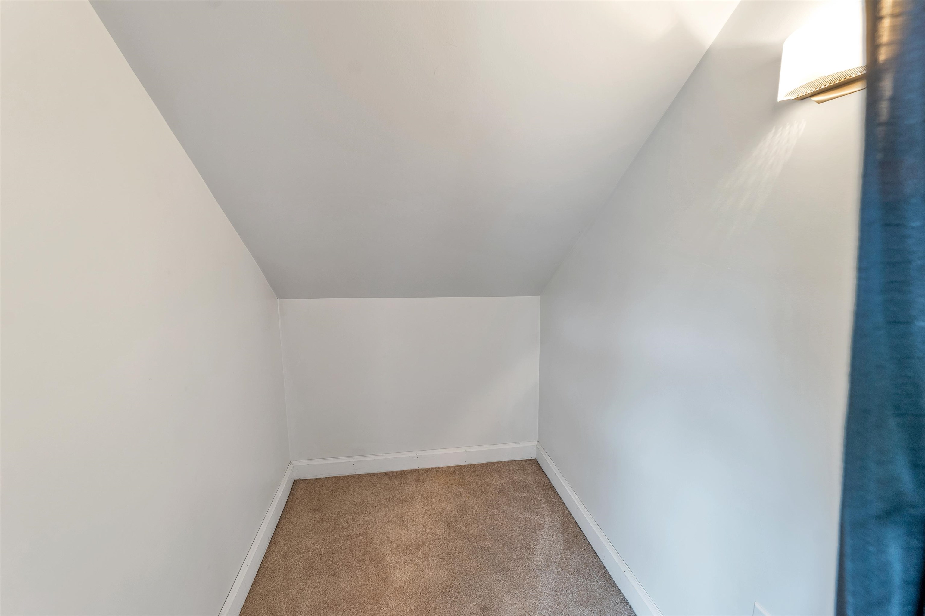 190 Anthony Street Manchester, NH 03103 - Photo 27 of 45 Gallery Image 27