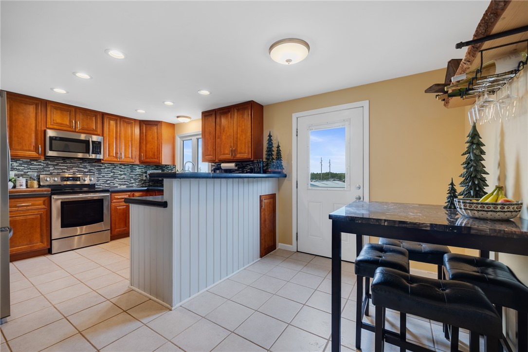 301 Ridge Road Ontario, NY 14519 - Photo 11 of 50