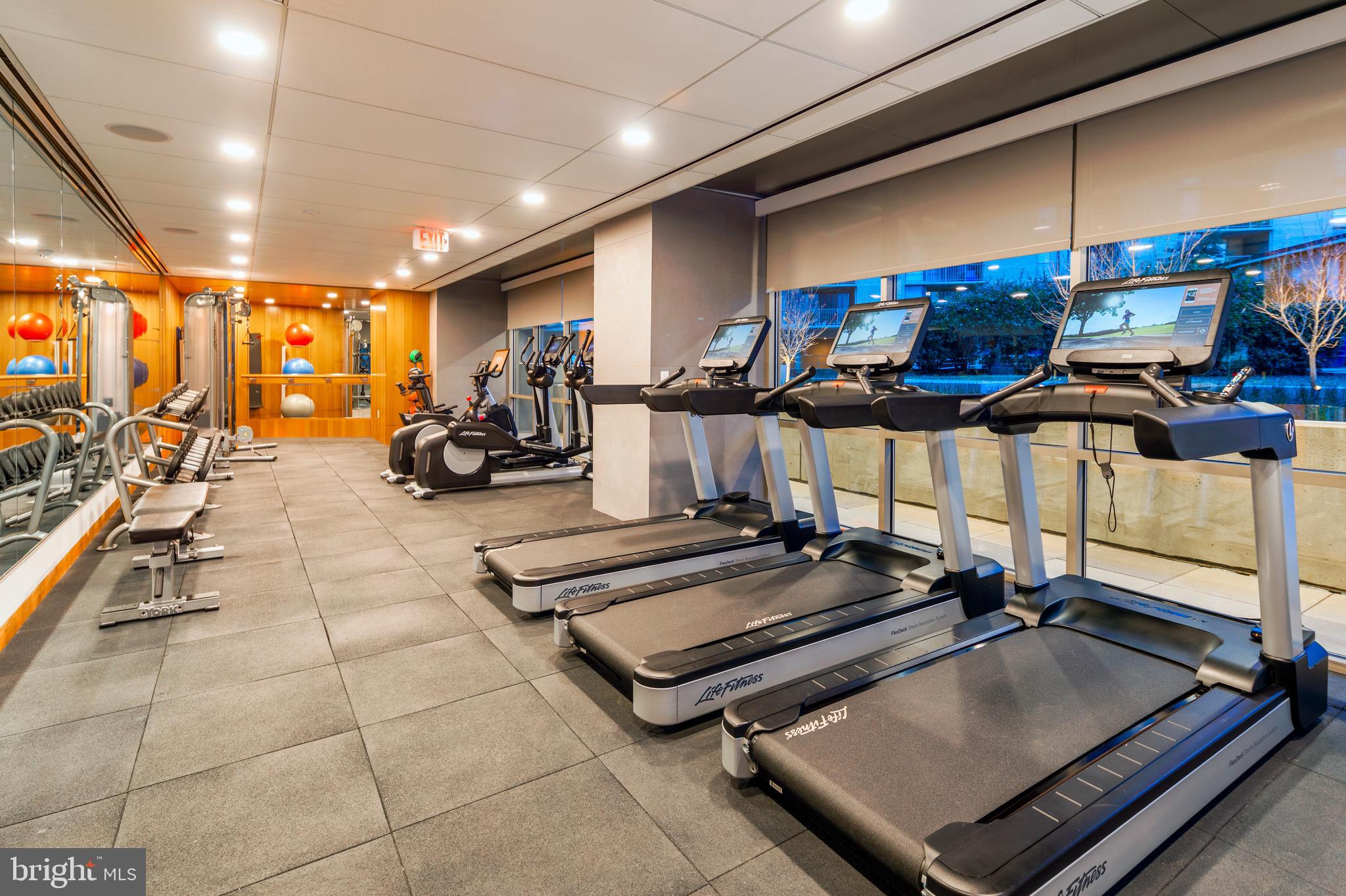 900 7th Street Southwest, Unit PH04 Washington, DC 20024 - Photo 23 of 25 a view of a room with gym equipment