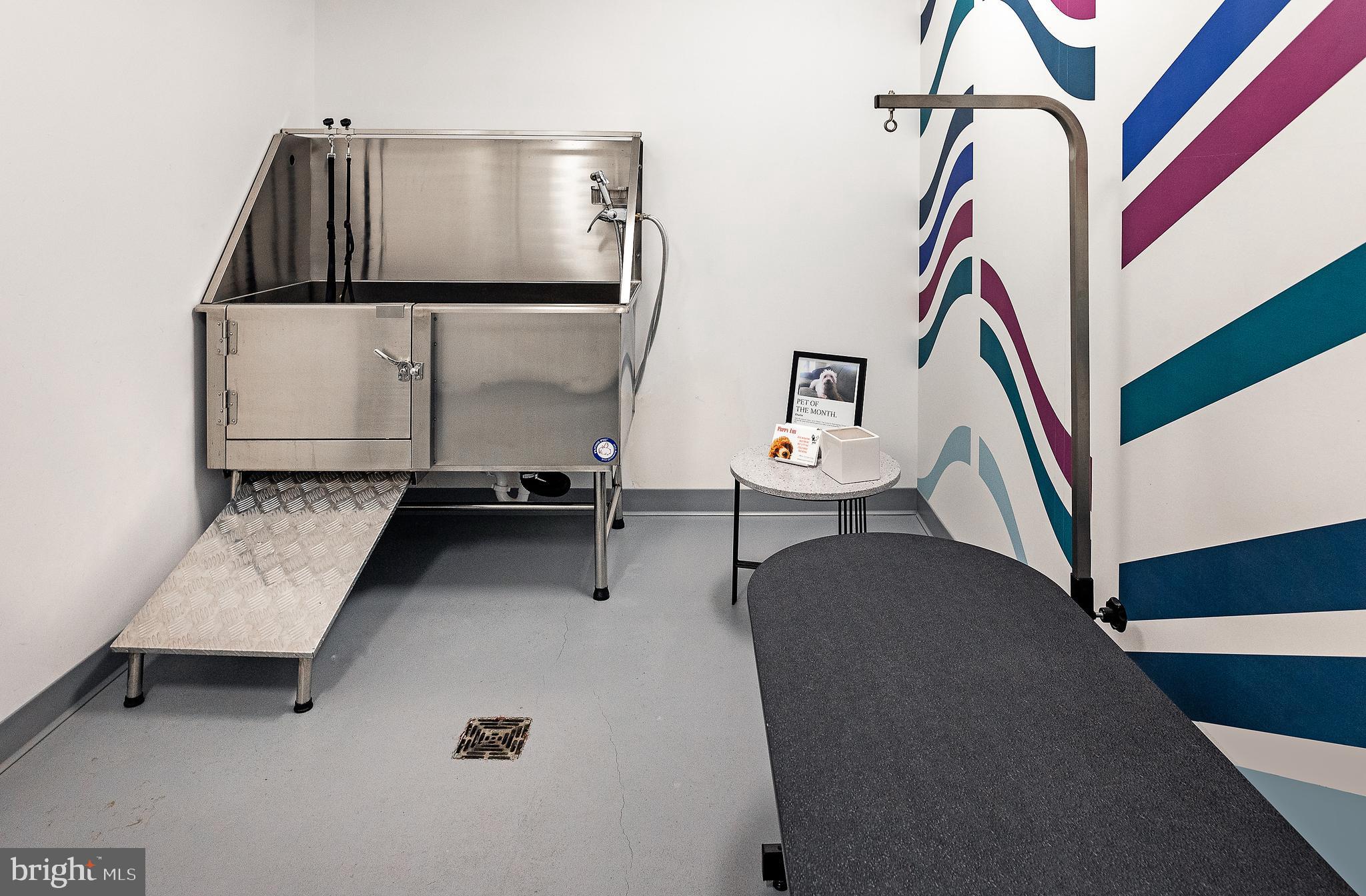 900 7th Street Southwest, Unit PH04 Washington, DC 20024 - Photo 24 of 25 a view of a room with gym equipment