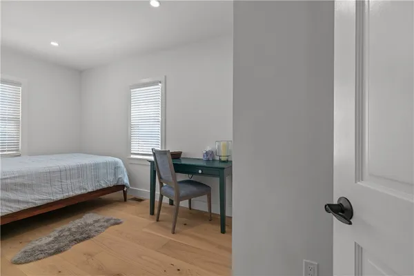 $5,500 | 109 Carroll Avenue, Newport, RI 02840