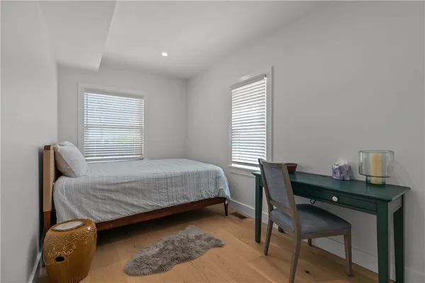 $5,500 | 109 Carroll Avenue, Newport, RI 02840