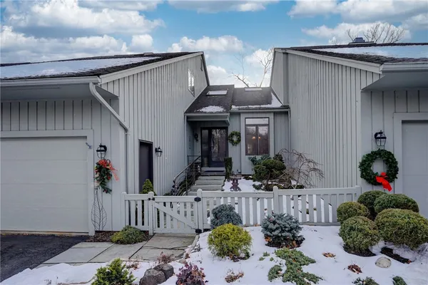 $469,900 | 70 Waterview Circle, Unit 70, Penfield, NY 14625