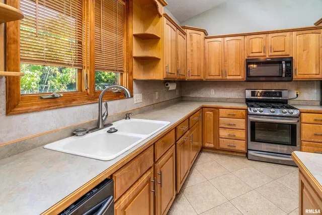 $365,000 | 125 Princess Lane, Carbondale, IL 62901