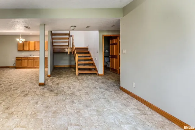 $365,000 | 125 Princess Lane, Carbondale, IL 62901