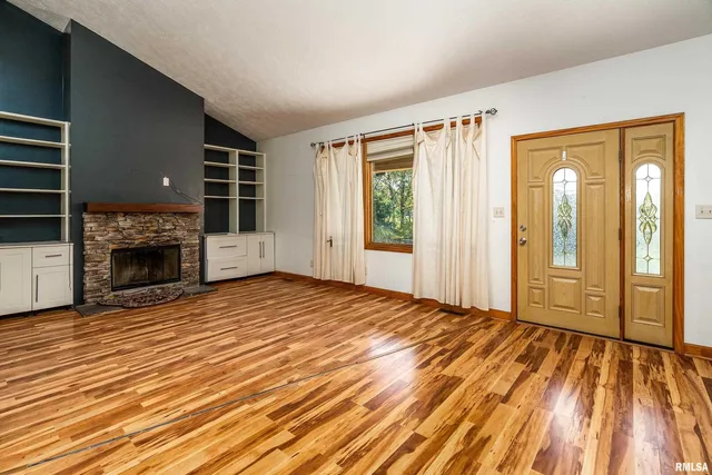 $365,000 | 125 Princess Lane, Carbondale, IL 62901