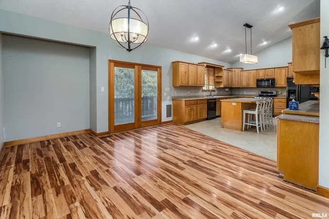 $365,000 | 125 Princess Lane, Carbondale, IL 62901