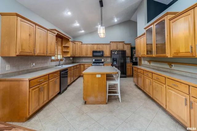 $365,000 | 125 Princess Lane, Carbondale, IL 62901