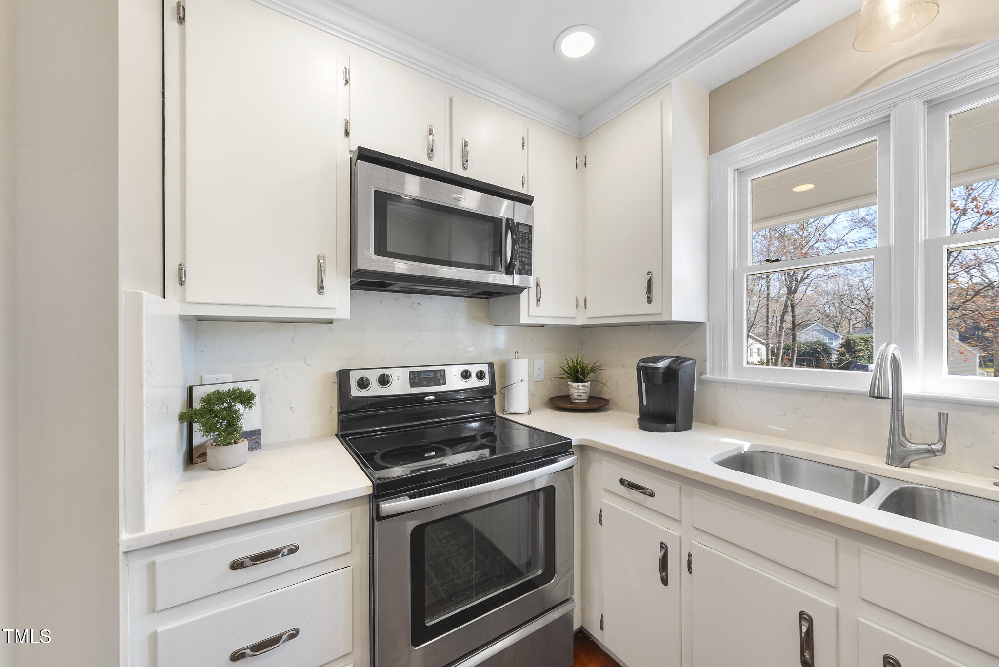 2400 Trusty Trail Raleigh, NC 27615 - Photo 10 of 29 DSC05791