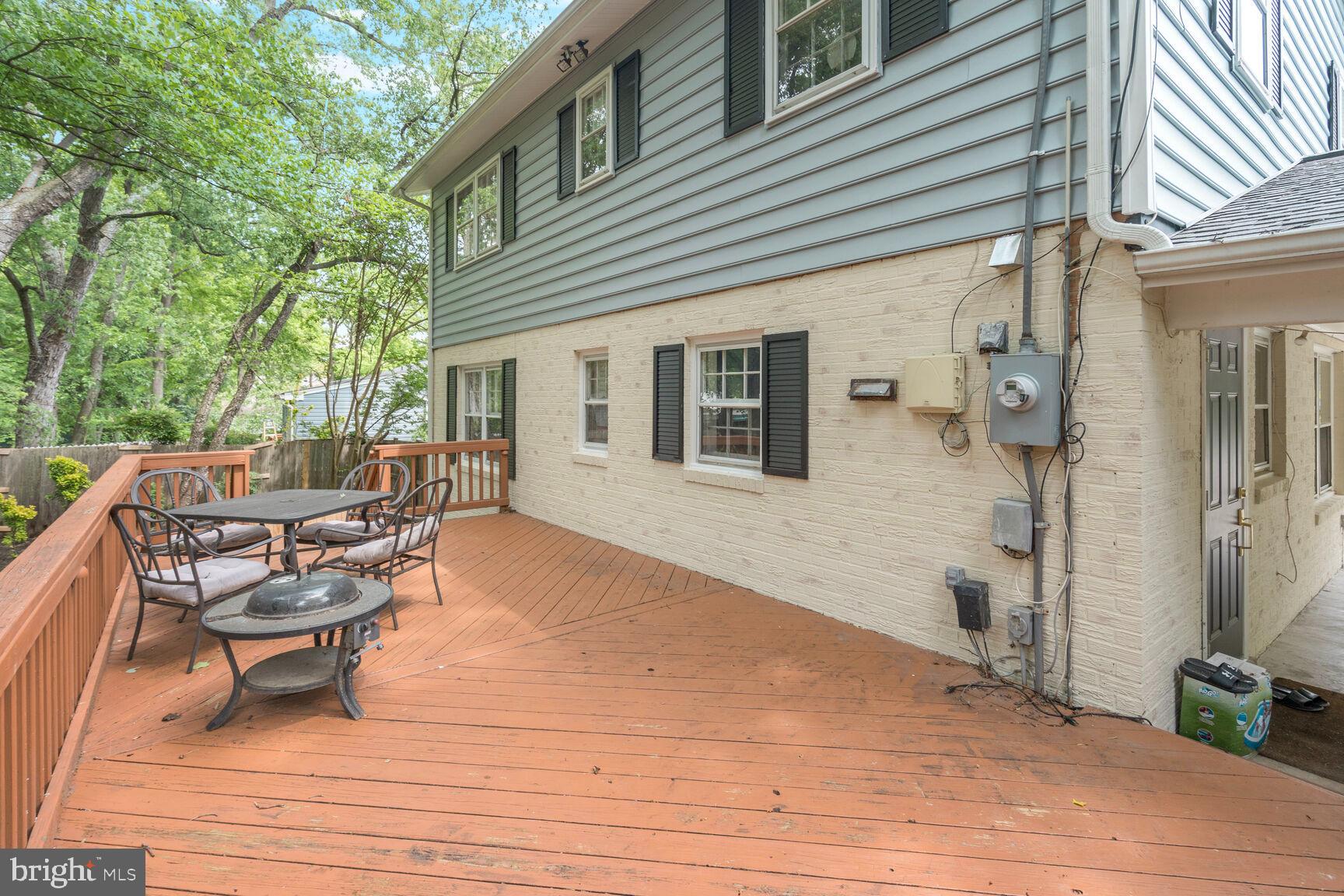 3404 Ramsgate Terrace Alexandria, VA 22309 - Photo 8 of 50 Beautifully maintained deck & yard