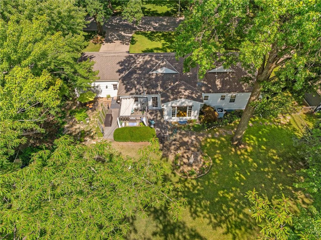 9416 Wenonga Road Leawood, KS 66206 - Photo 50 of 54