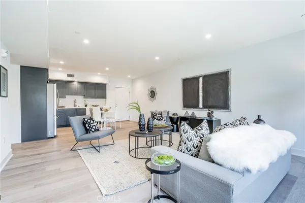 $899,000 | 137 South Wilson Avenue, Unit 107, Pasadena, CA 91106