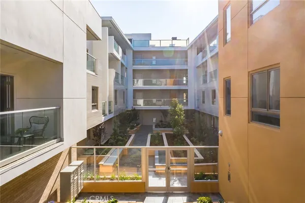 $899,000 | 137 South Wilson Avenue, Unit 107, Pasadena, CA 91106