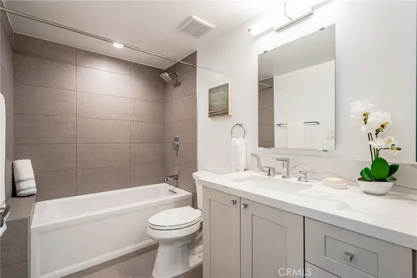 $899,000 | 137 South Wilson Avenue, Unit 107, Pasadena, CA 91106