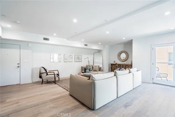 $899,000 | 137 South Wilson Avenue, Unit 107, Pasadena, CA 91106